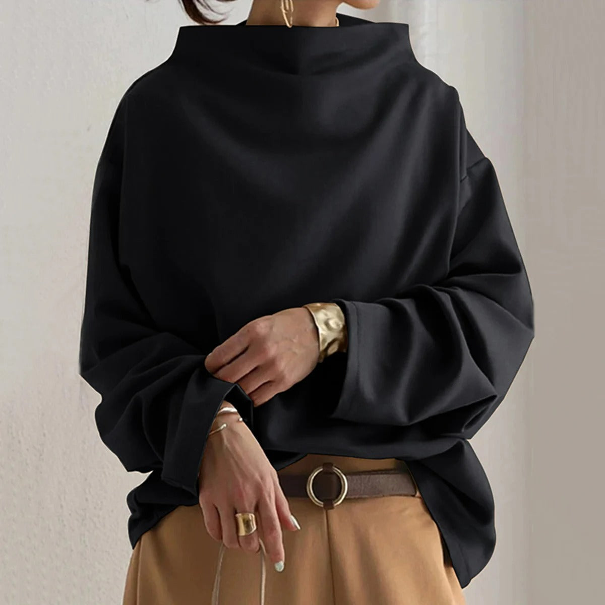 Adoria Women's Sweater with Long Sleeves in Elegant Black - A Perfect Blend of Comfort and Style