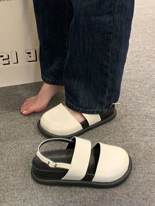 Women's fashionable Finnegania sandals with a special foot imprint section