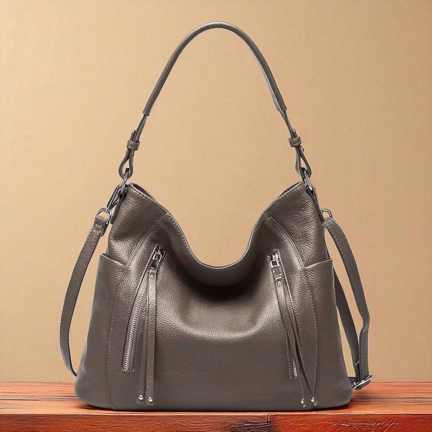 Luxury Blancs Bag with Elegant Design