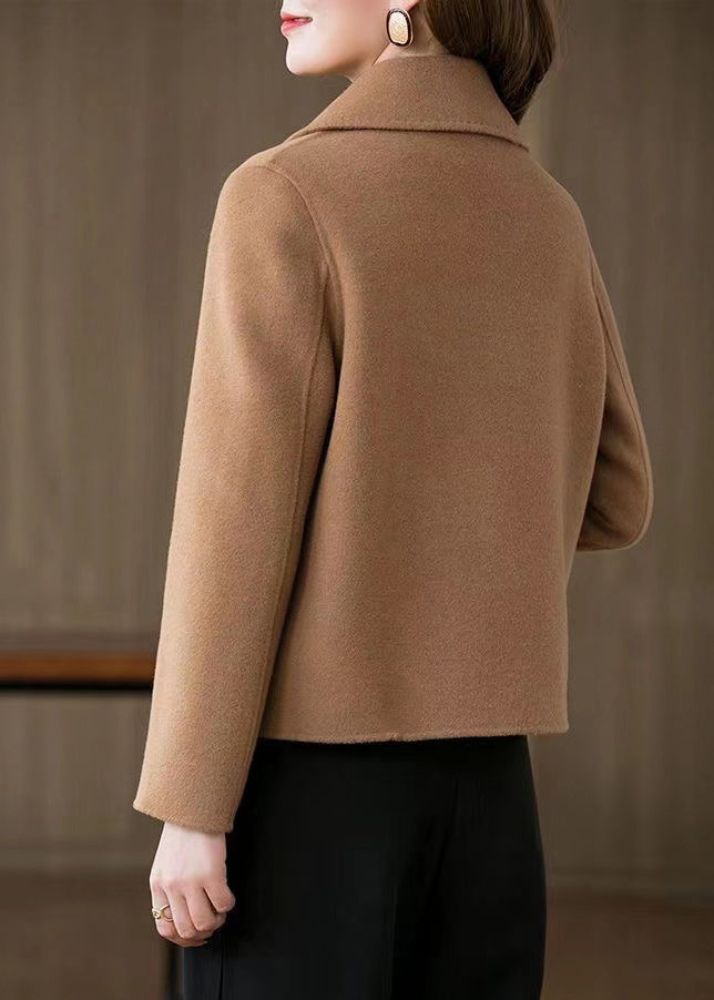 Women's Pleats Coat with Peter Pan Collar - Fashionable and Elegant Style for the Perfect Look
