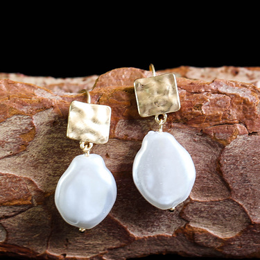 Astrea Earrings with Water Pearls in Stunning Vintage Style