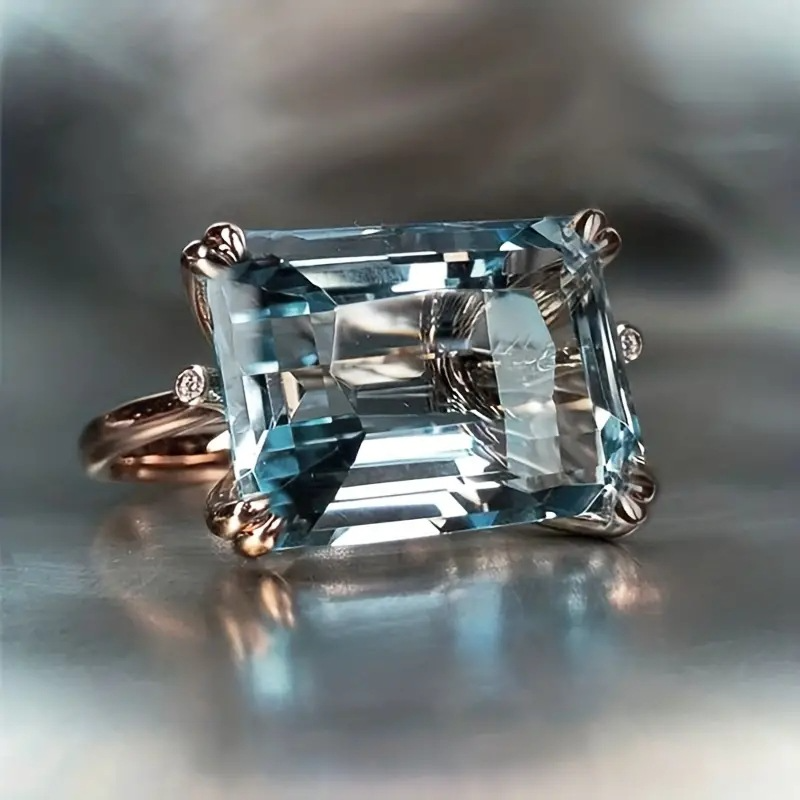 Overall - Vintage Style Zirconia Ring in Stunning Blue