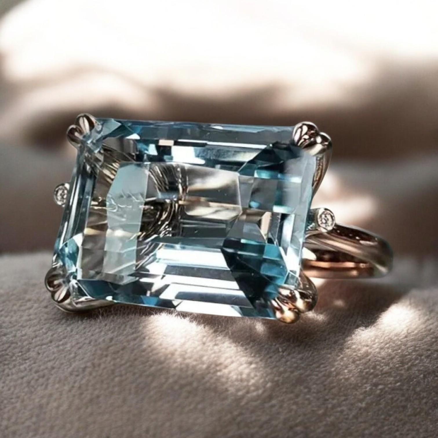 Overall - Vintage Style Zirconia Ring in Stunning Blue