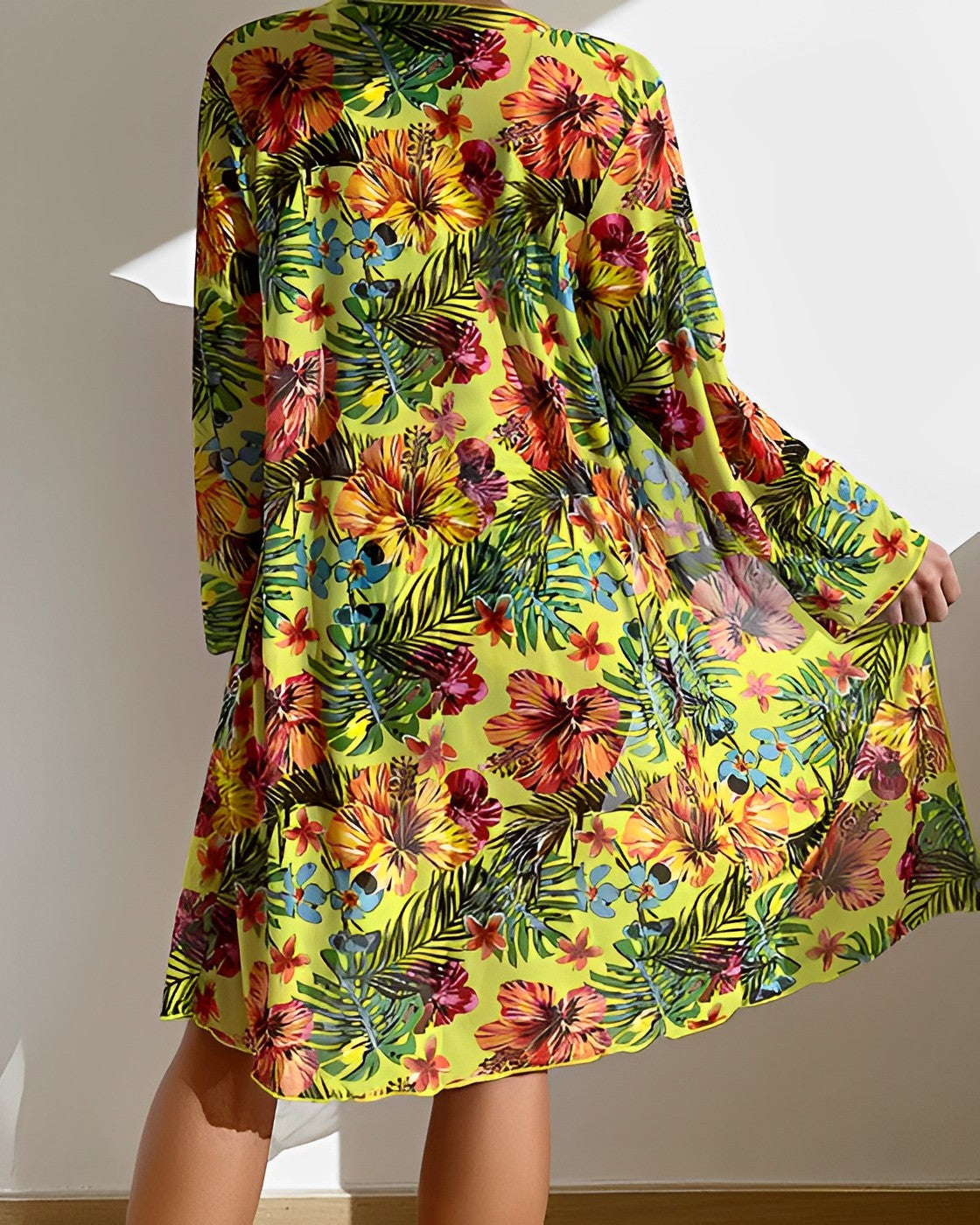 Isla - Designed Bikini Set with Tropical Print and Fashionable Helmet