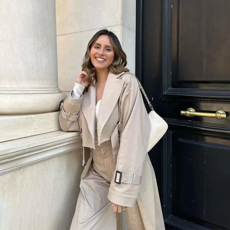 Stephanie | Elegant Short Trench Coat for a Stylish End