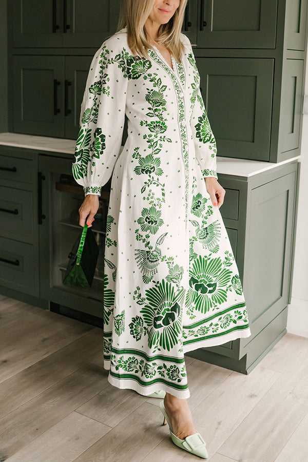 Elegant Maxi Dress with Botanical Design - A Natural and Stunning Addition for a Perfect Look