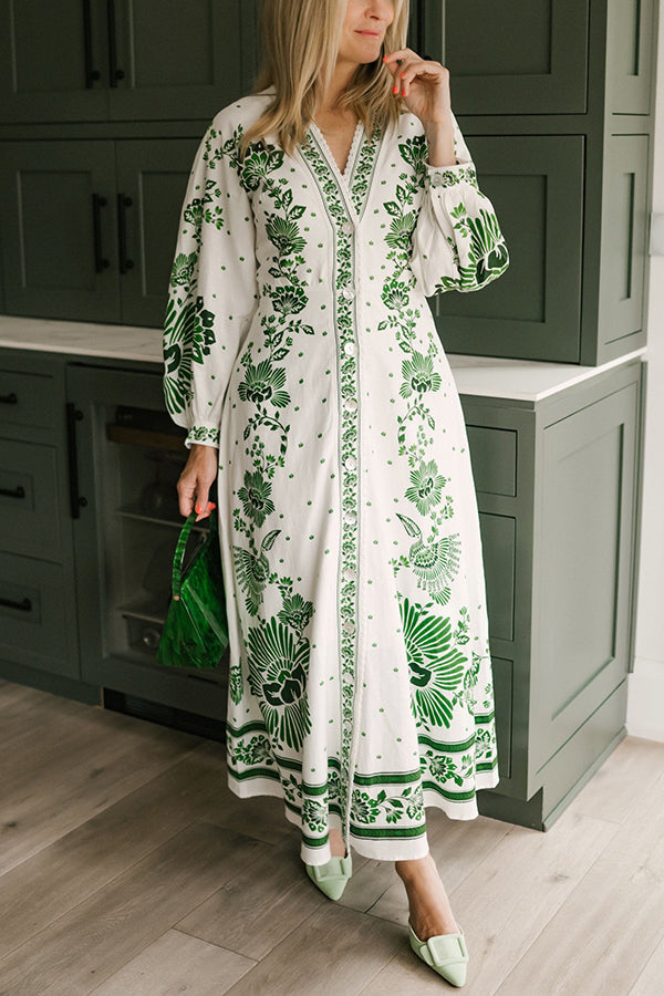 Elegant Maxi Dress with Botanical Design - A Natural and Stunning Addition for a Perfect Look