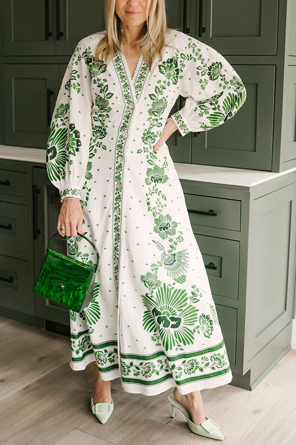 Elegant Maxi Dress with Botanical Design - A Natural and Stunning Addition for a Perfect Look