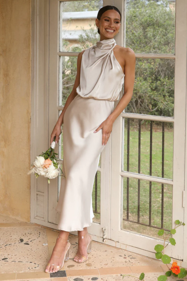 Elegant Satin Sleeveless Bridal Dress with Halter Sleeves for a Special Occasion