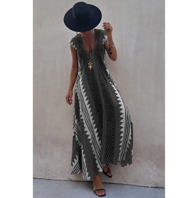 Luxury casual dress with an elegant V-neck suitable for all events