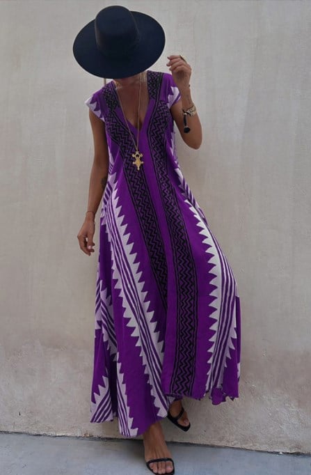 Luxury casual dress with an elegant V-neck suitable for all events
