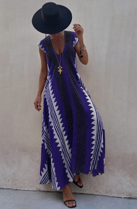 Luxury casual dress with an elegant V-neck suitable for all events