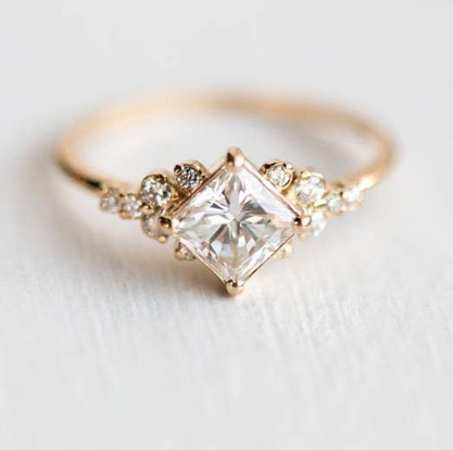 Daleian King Ring with Regal and Unique Design