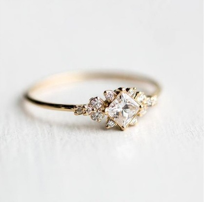 Daleian King Ring with Regal and Unique Design