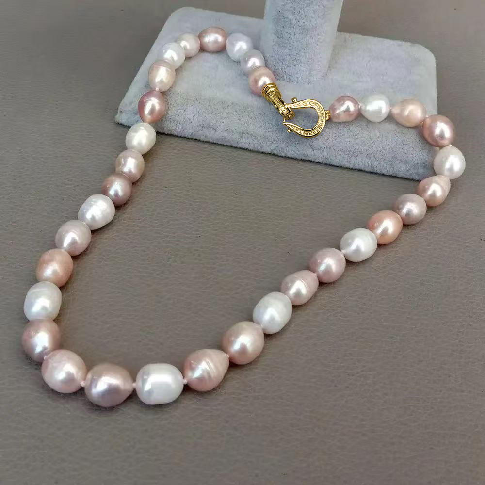 Baxsley - Luxurious Pearl Necklace in Stunning Color