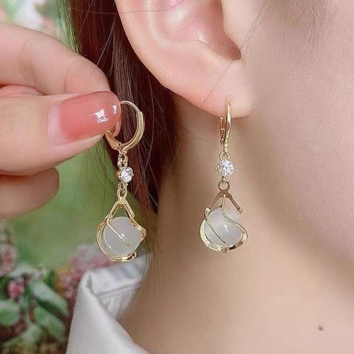 Beylata β Stunning Vintage Style Gold Drop Earrings with White Opal