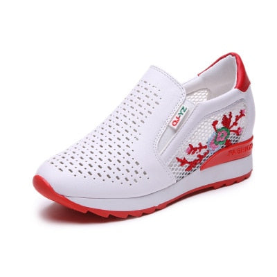 Orthopedic Cozy Stroller with Flower Decoration for Peaceful and Relaxing Sleep