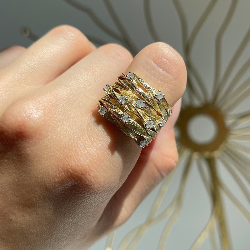Unique Vintage Gold Ring with Stunning Gwendoline Design