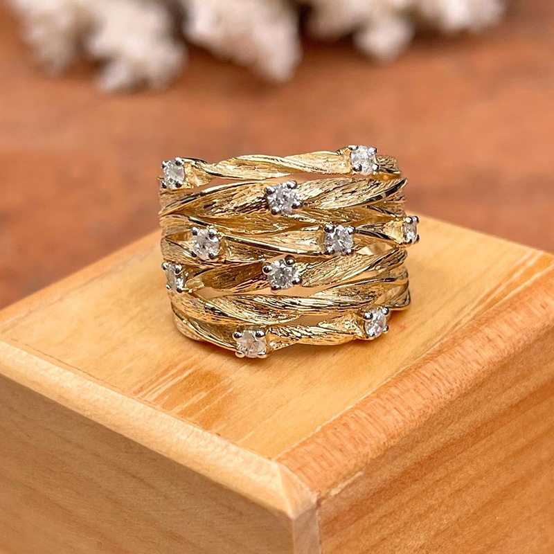 Unique Vintage Gold Ring with Stunning Gwendoline Design