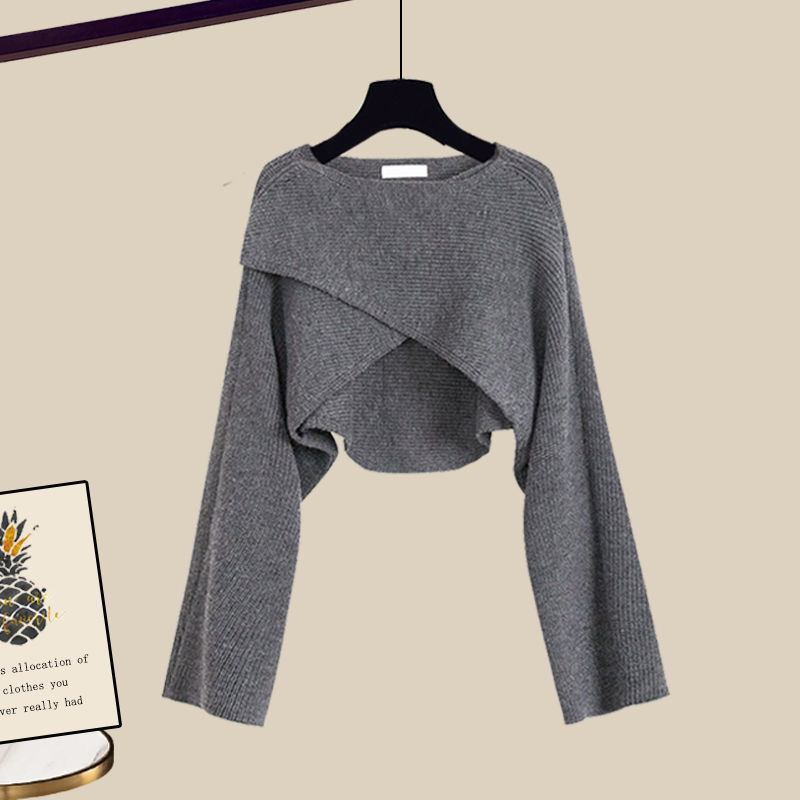 Jane - Stylish Light Three-Piece Set with Long Sleeves