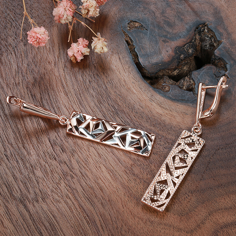 Henley - Elegant Square Earrings Combined with Gold and Silver for a Perfect Style