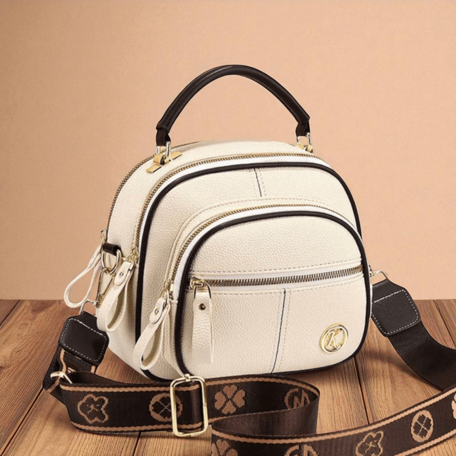 Iya - Fashionable bag with a shoulder strap that adds class and elegance to your comfort
