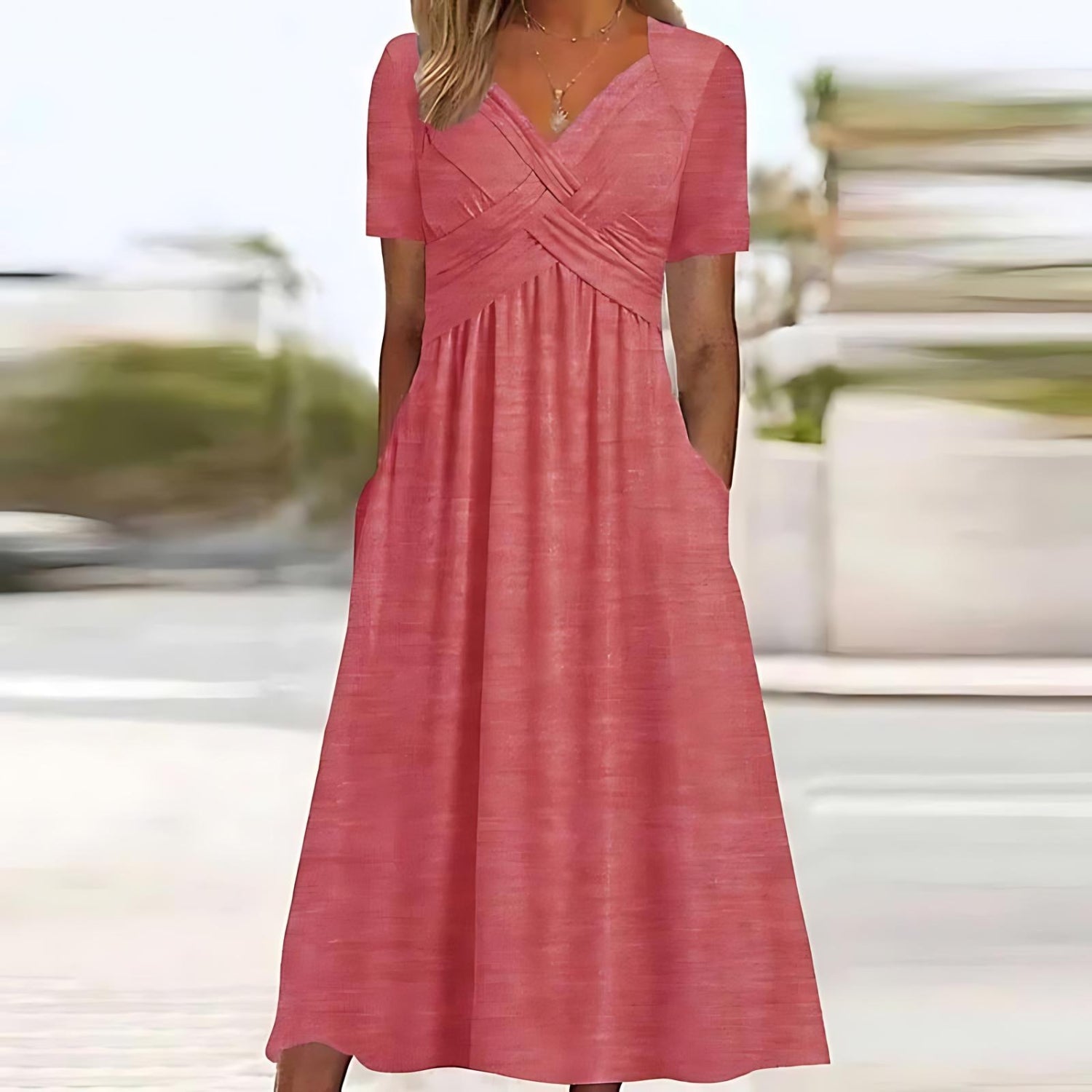 Maika | Elegant and figure-flattering dress for any festive occasion