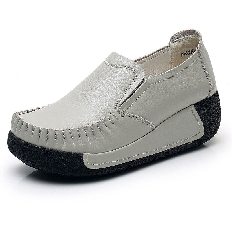 Stylish flat orthopedic moccasins for women for maximum comfort