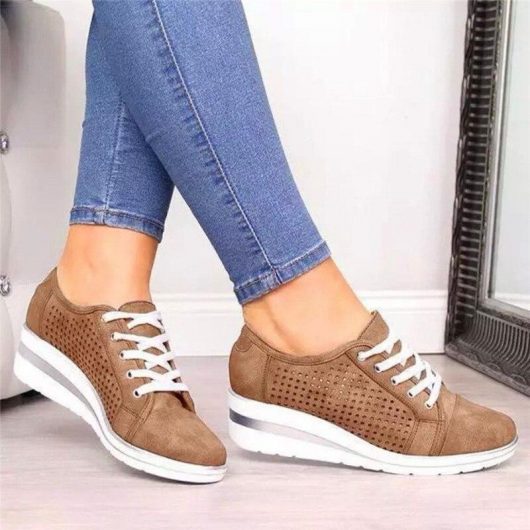 Orthopedic shoes with a special design and Sadma reinforcement for comfort and optimal support