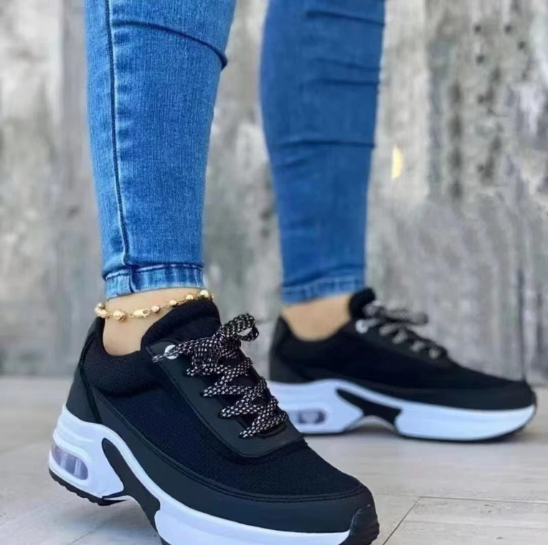 Orthopedic Spacious Shoes with Wide Heel for Optimal Support and Maximum Comfort