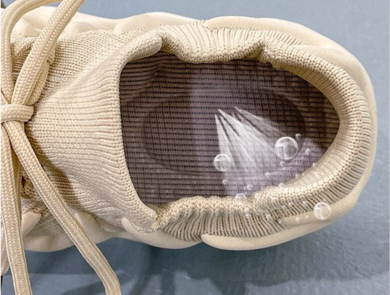 Lightweight breathable sports shoes for a refreshing feel and optimal comfort