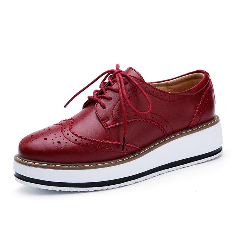 Beautiful orthopededic shoes on an Oxford platform for perfect style and comfort