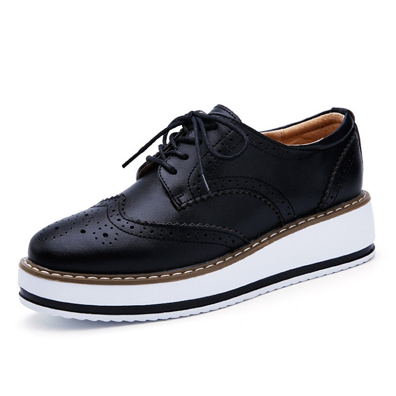 Beautiful orthopededic shoes on an Oxford platform for perfect style and comfort