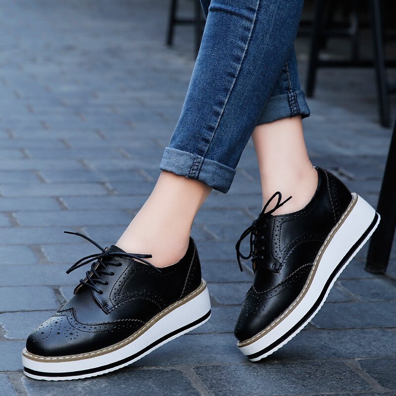Beautiful orthopededic shoes on an Oxford platform for perfect style and comfort