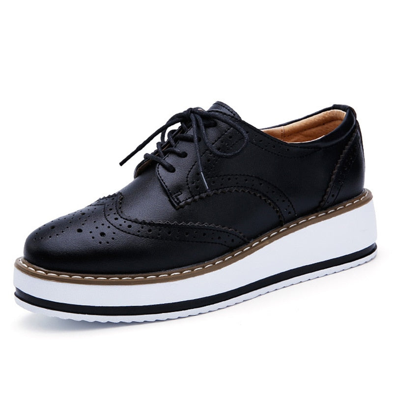 Beautiful orthopededic shoes on an Oxford platform for perfect style and comfort