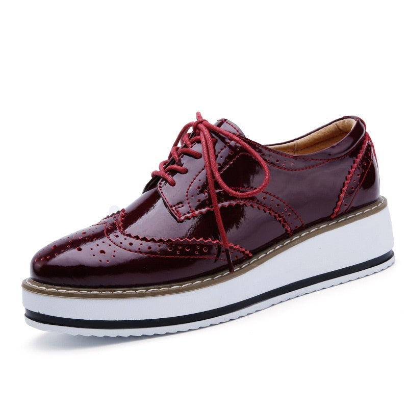 Beautiful orthopededic shoes on an Oxford platform for perfect style and comfort