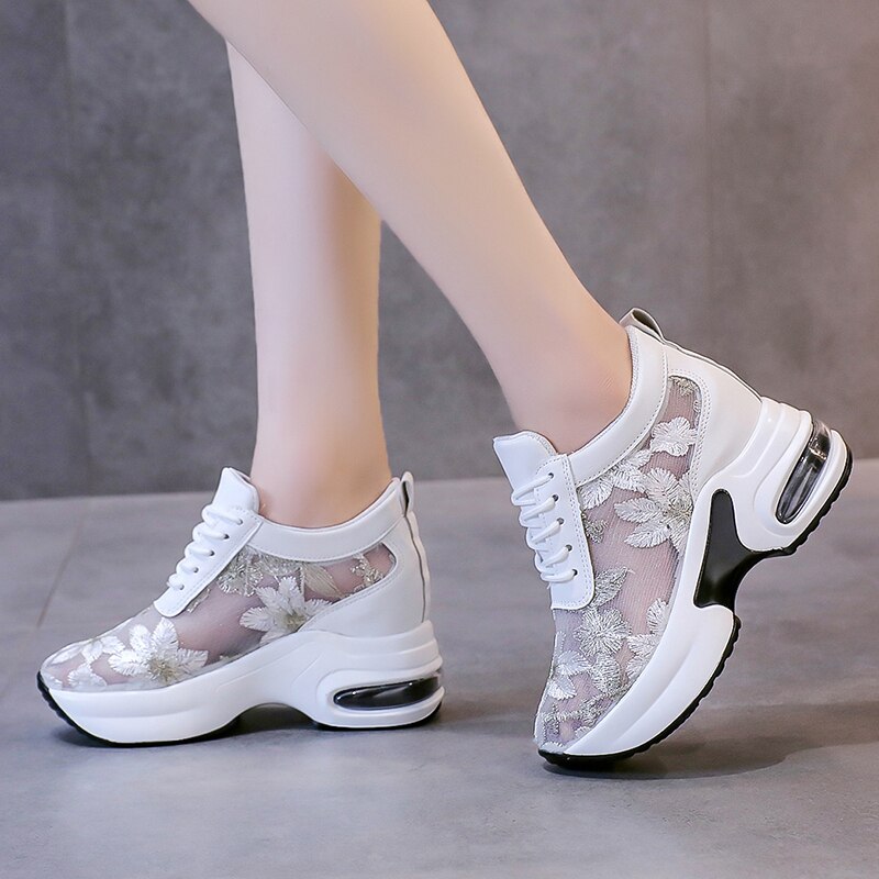 Luxury lace shoes for maximum comfort and elegant lightweight aesthetics