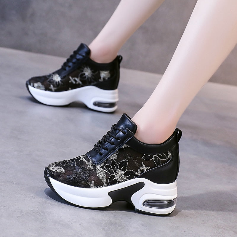 Luxury lace shoes for maximum comfort and elegant lightweight aesthetics