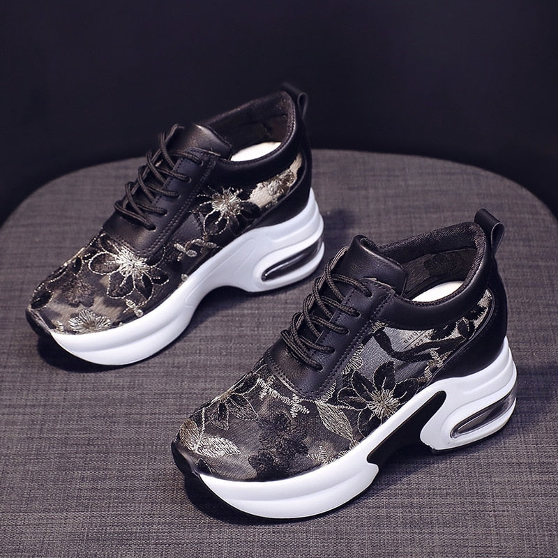 Luxury lace shoes for maximum comfort and elegant lightweight aesthetics
