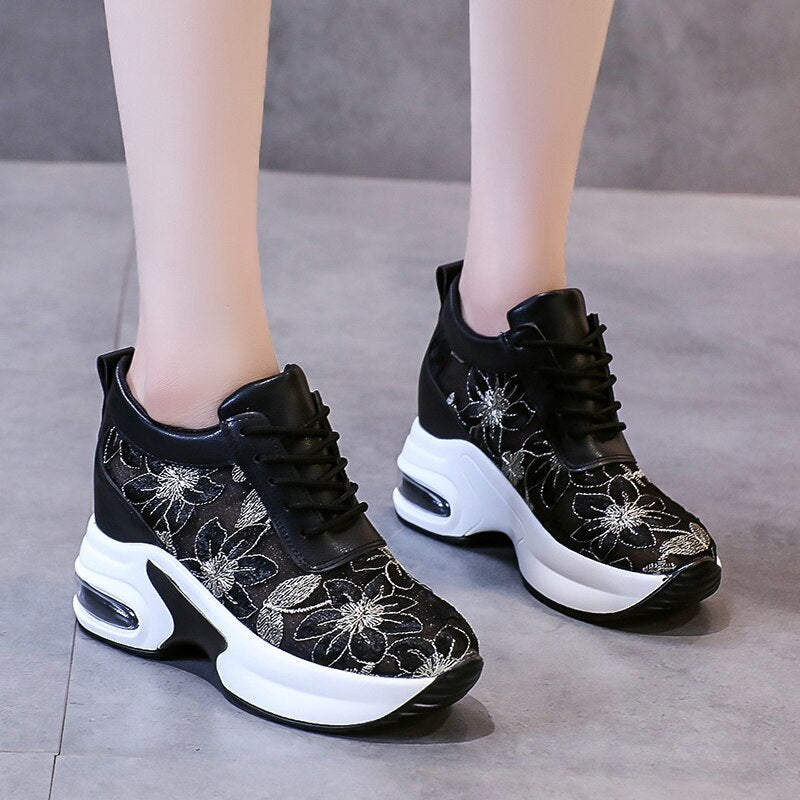 Luxury lace shoes for maximum comfort and elegant lightweight aesthetics
