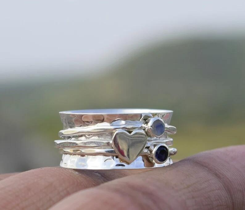 Palisity - Heart-shaped Ring with Stunning Rotating Design