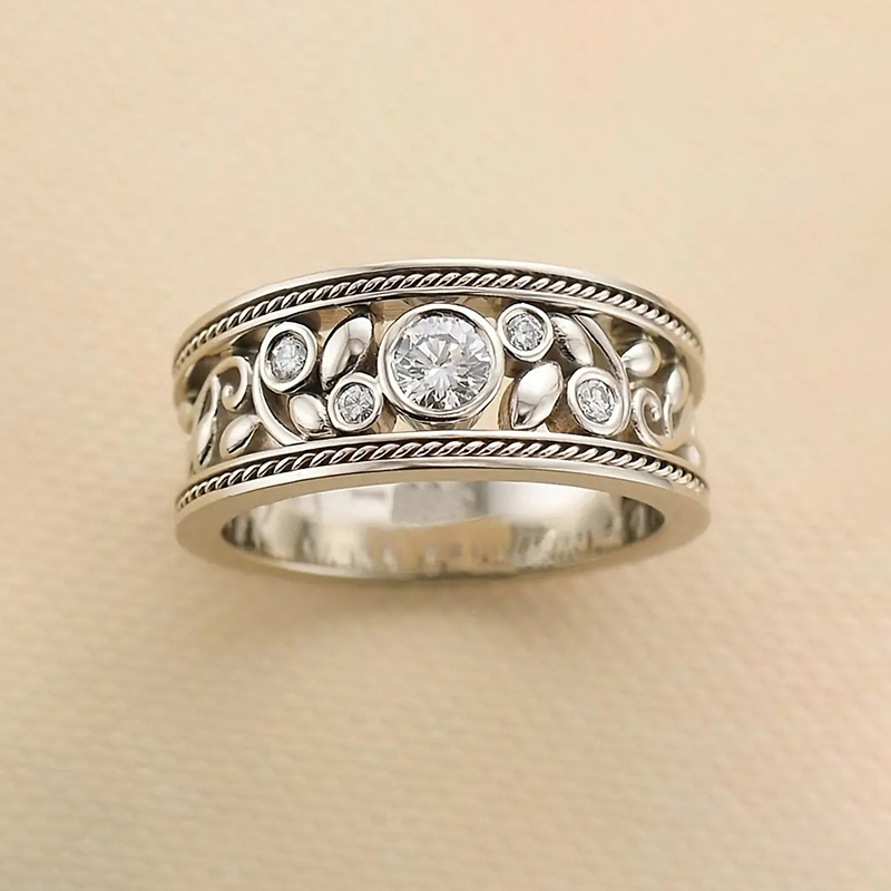 Elegant wig with a silver ring and stunning vintage-style zirconia