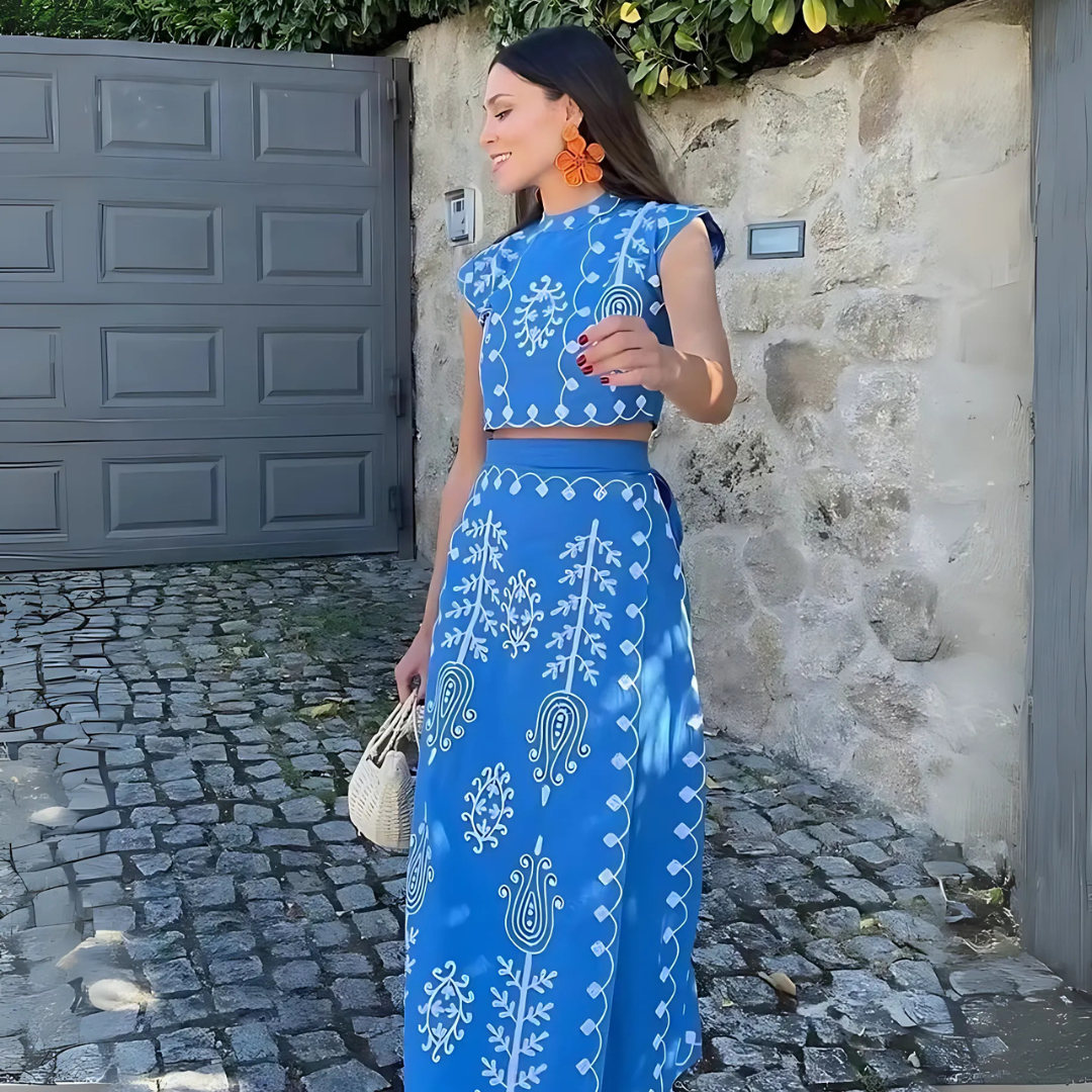 Elegant and Refreshing Summer Set with Contrasting Stitch and Unique Look