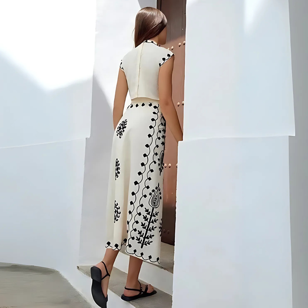 Elegant and Refreshing Summer Set with Contrasting Stitch and Unique Look