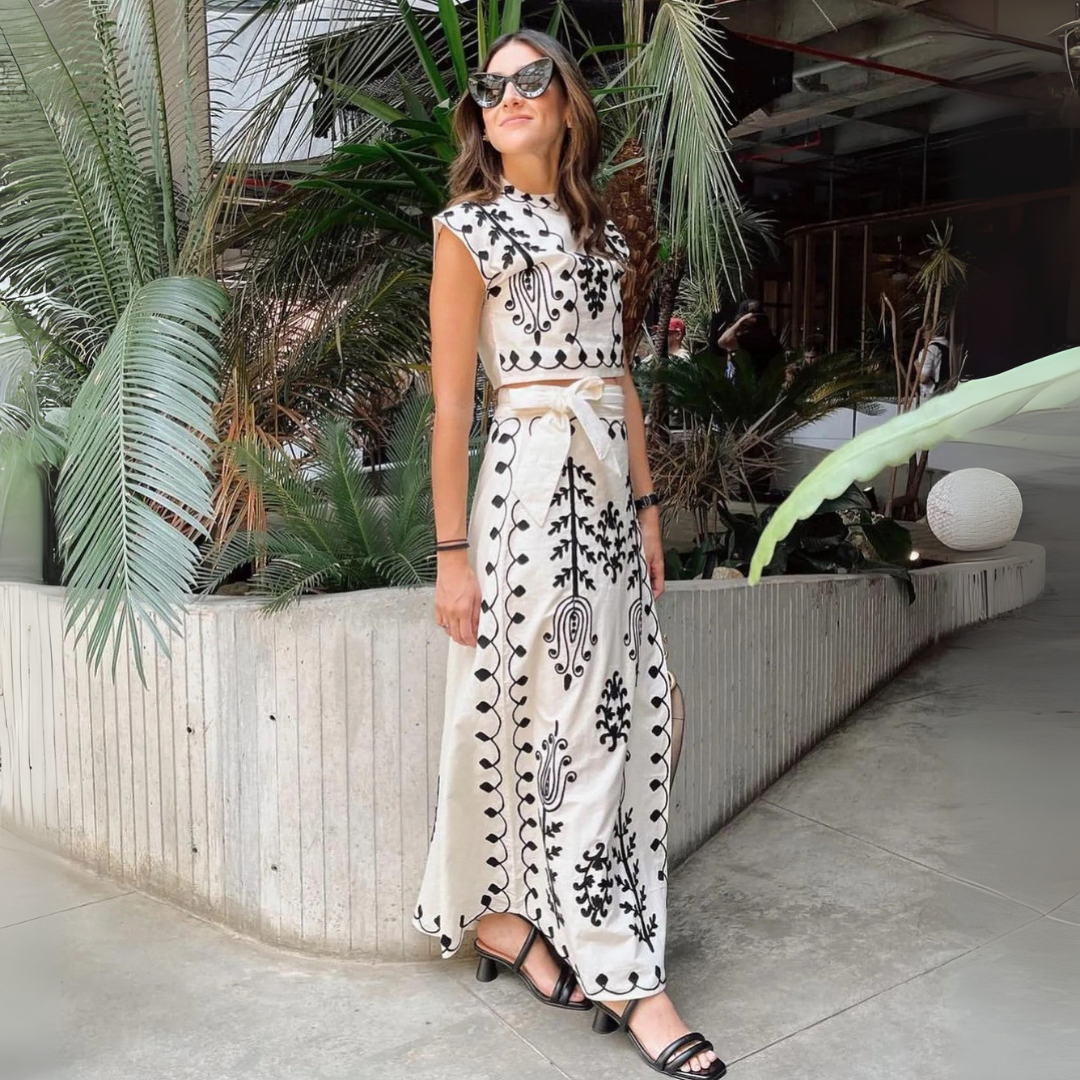 Elegant and Refreshing Summer Set with Contrasting Stitch and Unique Look