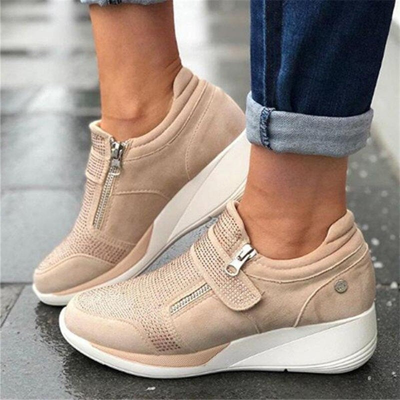 Spacious Comfort Basket with Elevated Sole for Elegant Design and Maximum Comfort
