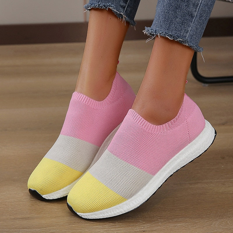 Breathable orthopedic sandals for women with loop straps for comfortable and illuminated design