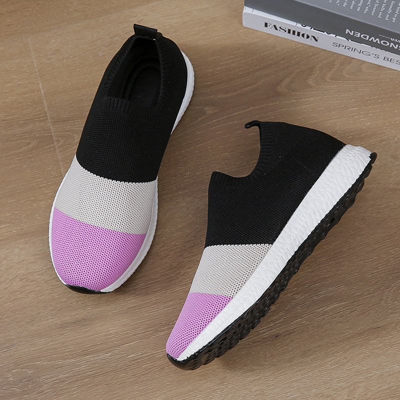 Breathable orthopedic sandals for women with loop straps for comfortable and illuminated design
