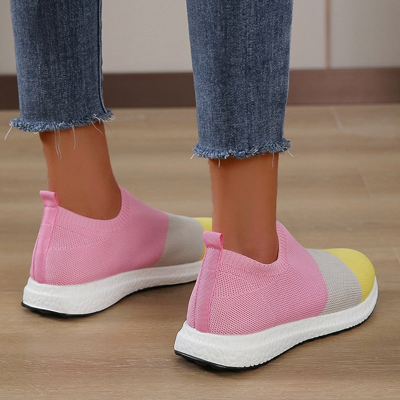 Breathable orthopedic sandals for women with loop straps for comfortable and illuminated design