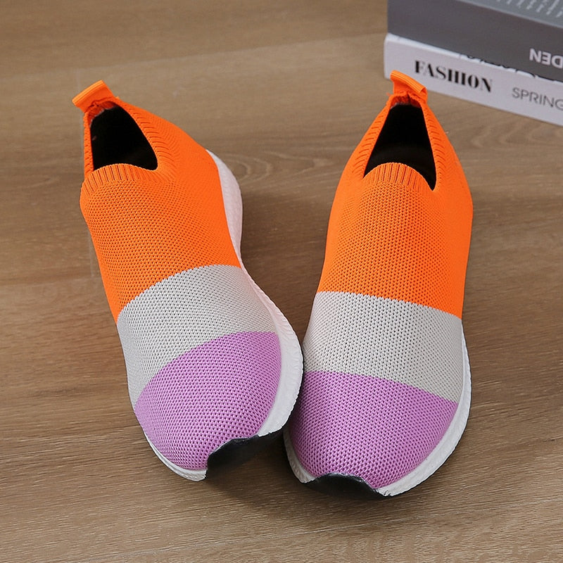 Breathable orthopedic sandals for women with loop straps for comfortable and illuminated design